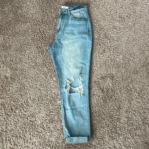 Kancan light wash distressed ankle Jean. Size 5/26.